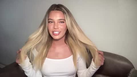 Marciabrady online show from December 19, 8:13 pm