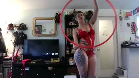 Madam Buttons online show from December 24, 5:02 pm