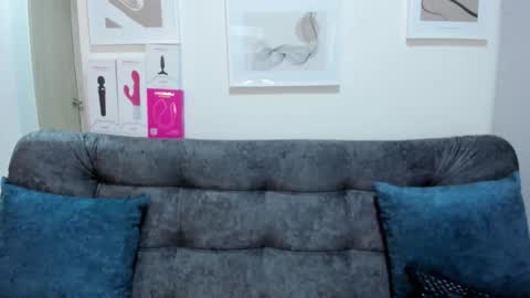    online show from October 4, 7:25 am