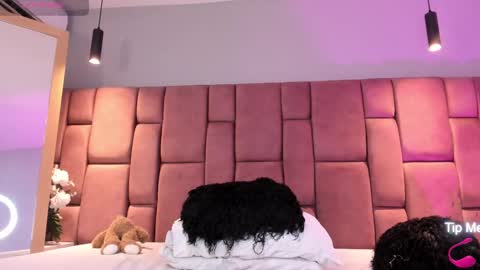 littlevaale online show from November 13, 12:37 pm