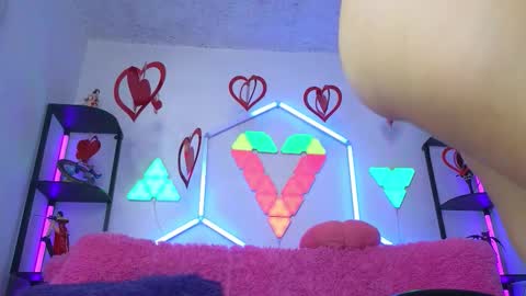 littlevixen18 online show from February 21, 2:40 pm