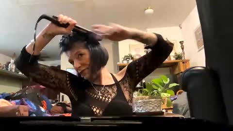 Hlove online show from February 27, 8:58 am