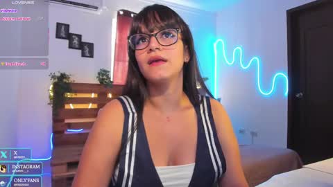 Snapshot of livfabi_ chatting on February 17, 5:23 pm Livfabi online show from February 17, 5:23 pm