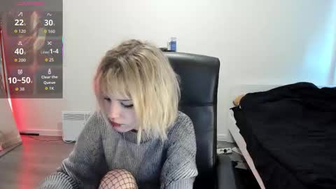 Snapshot of liyaluna chatting on October 8, 10:41 am LIA online show from October 8, 10:41 am