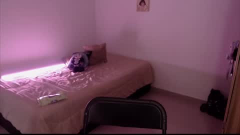 Elizabeth online show from April 12, 10:01 pm