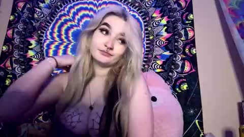 Lizz  online show from February 23, 11:36 am