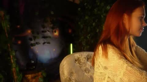 Elizabeth online show from October 24, 7:10 pm