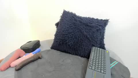 lizzie_williamss online show from November 29, 4:49 am