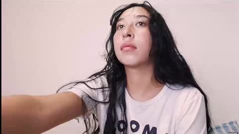 Snapshot of lizzy_kawuaii chatting on September 14, 1:47 am lizzy online show from September 14, 1:47 am