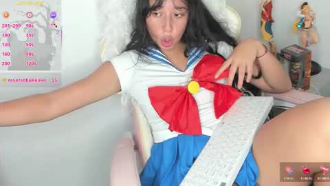 Snapshot of lizzy_kawuaii chatting on October 14, 2:47 am lizzy online show from October 14, 2:47 am