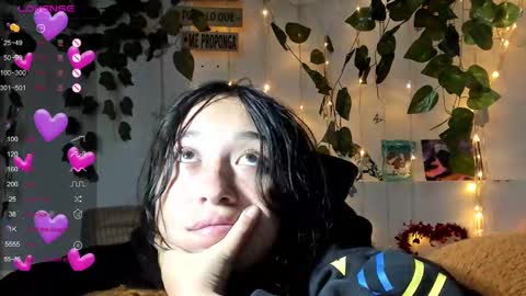 Snapshot of lizzy_kawuaii chatting on February 21, 1:00 am lizzy online show from February 21, 1:00 am