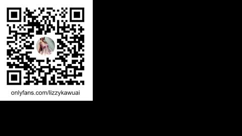 Snapshot of lizzy_kawuaii chatting on October 27, 1:23 am lizzy online show from October 27, 1:23 am