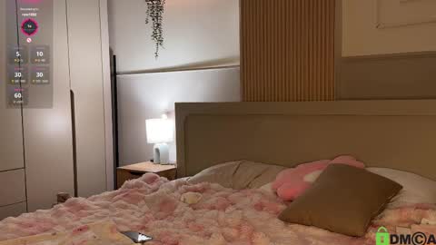 Lizzy online show from April 19, 1:44 pm