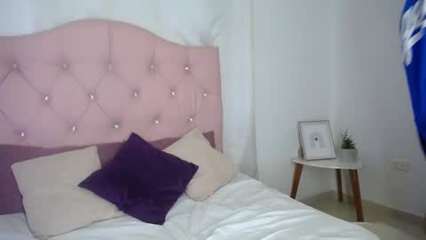 Lizzy online show from March 7, 1:42 am