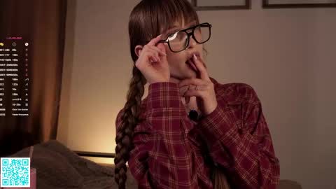 llbombshell online show from June 3, 8:03 pm