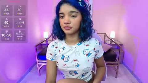 Snapshot of lola__45 chatting on October 1, 3:39 pm online show from October 1, 3:39 pm