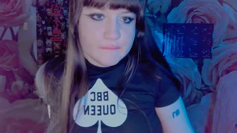 Snapshot of lola_chi chatting on December 14, 11:01 pm Lola Chi online show from December 14, 11:01 pm