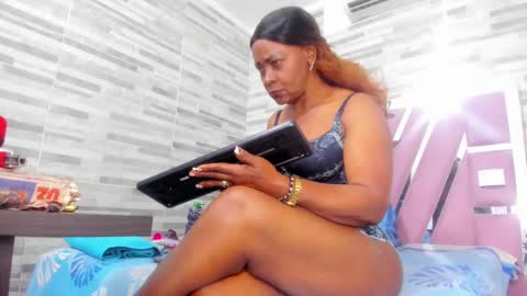 Lola online show from February 27, 11:20 am