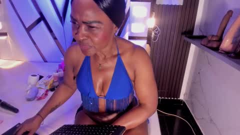 Lola online show from December 4, 12:51 pm