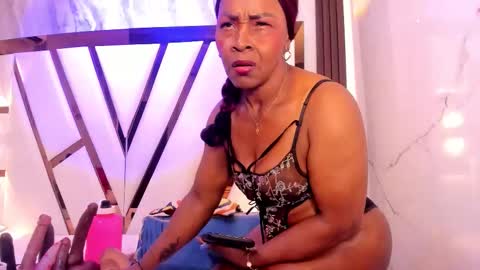 Lola online show from November 19, 11:43 am