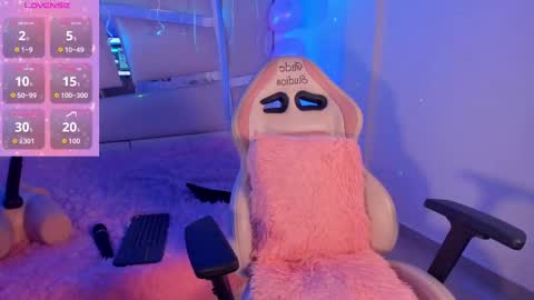 lola_js online show from October 18, 11:06 pm