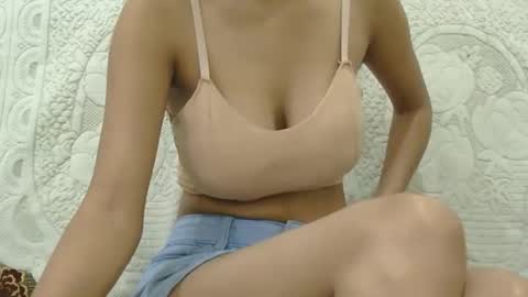 Snapshot of lolaa_darling chatting on February 7, 8:55 am lolaa online show from February 7, 8:55 am