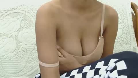 Snapshot of lolaa_darling chatting on February 10, 5:30 pm lolaa online show from February 10, 5:30 pm
