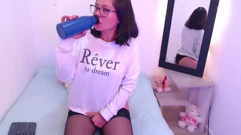 lolaandcamille online show from December 2, 11:12 am