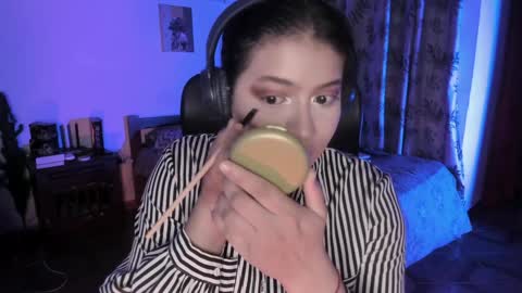 lolaasmith_21 online show from December 17, 10:54 pm