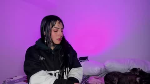 Lola online show from June 15, 6:35 am