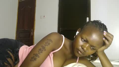 lolamia7 online show from March 9, 3:05 pm