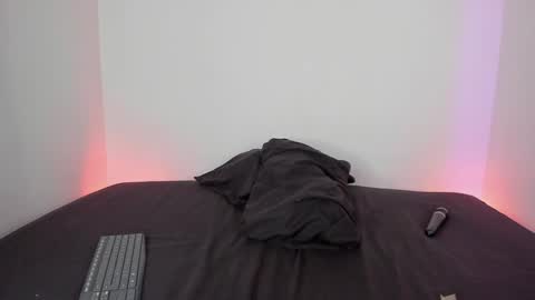 Lola online show from January 3, 9:26 pm