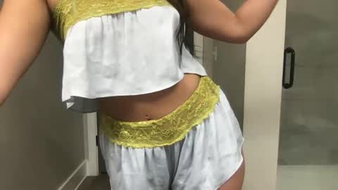 lolaskyyy159395 online show from February 3, 2:32 am