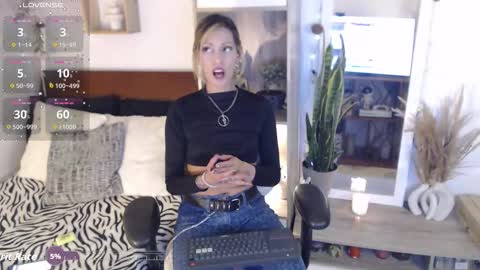 Snapshot of lolis_sweet_submisive chatting on September 30, 11:31 pm Dear tippers follow me on my new cb account lennarogers online show from September 30, 11:31 pm