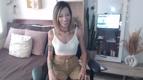 Snapshot of lolis_sweet_submisive chatting on December 10, 8:27 pm Dear tippers follow me on my new cb account lennarogers online show from December 10, 8:27 pm