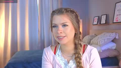 Lola online show from October 25, 8:22 am