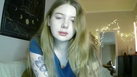 Lilly online show from December 23, 2:35 am