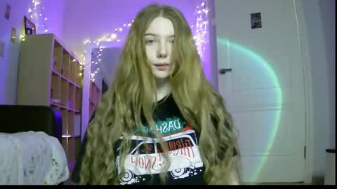 Lilly online show from December 20, 6:02 pm