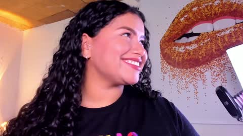 loly_marce online show from February 8, 9:15 pm