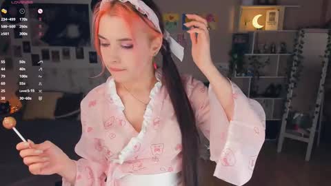 Lona online show from February 9, 6:43 pm