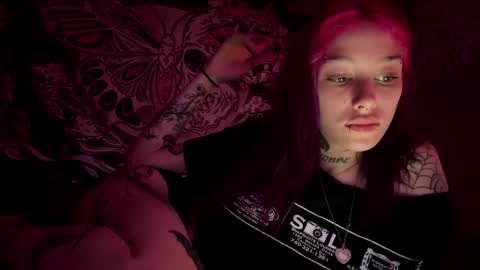 Snapshot of lookingforlona chatting on September 30, 4:56 pm lookingforlona online show from September 30, 4:56 pm