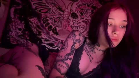 Snapshot of lookingforlona chatting on September 10, 4:07 pm lookingforlona online show from September 10, 4:07 pm