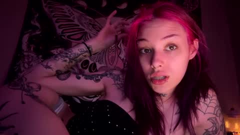 Snapshot of lookingforlona chatting on October 6, 5:51 pm lookingforlona online show from October 6, 5:51 pm