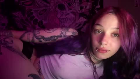 Snapshot of lookingforlona chatting on September 19, 3:27 am lookingforlona online show from September 19, 3:27 am