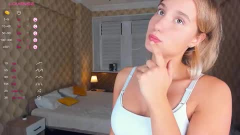 Snapshot of loookat_me chatting on September 27, 8:49 pm Jina online show from September 27, 8:49 pm