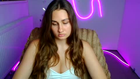 Lora online show from June 30, 10:15 am