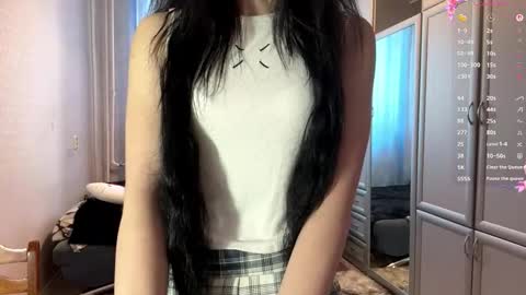Hello there im Luna Im new here Lets have fun online show from March 25, 1:14 pm