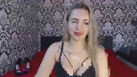 Queen LoraSinClare online show from October 22, 9:03 am