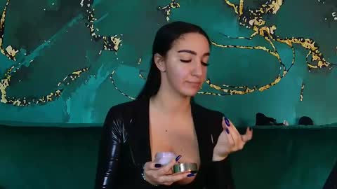 Miss online show from January 28, 2:42 pm