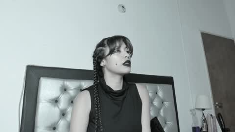 Lore Depp online show from January 1, 6:47 am